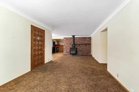 Living - 11044 Secor, Temperance, MI 48182 photo 1 of 5