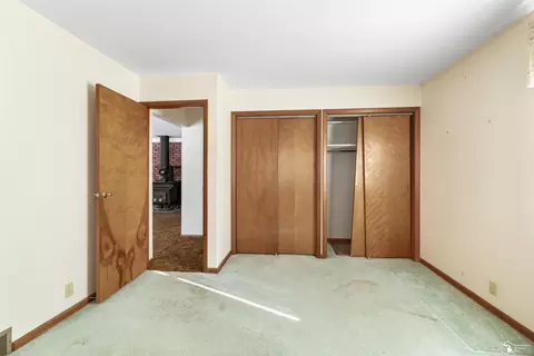 Bedroom - 11044 Secor, Temperance, MI 48182 photo 2 of 3