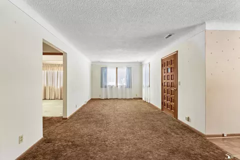 Living - 11044 Secor, Temperance, MI 48182 photo 3 of 5