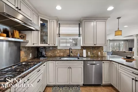614 Rivard, Grosse Pointe, MI 48230 photo 12