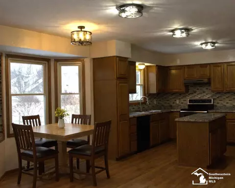 1015 Donnalee, Monroe, MI 48162 photo 2
