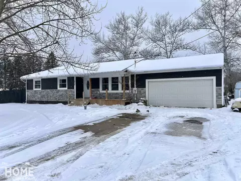 215 Stanley Dr, Corunna, MI 48817