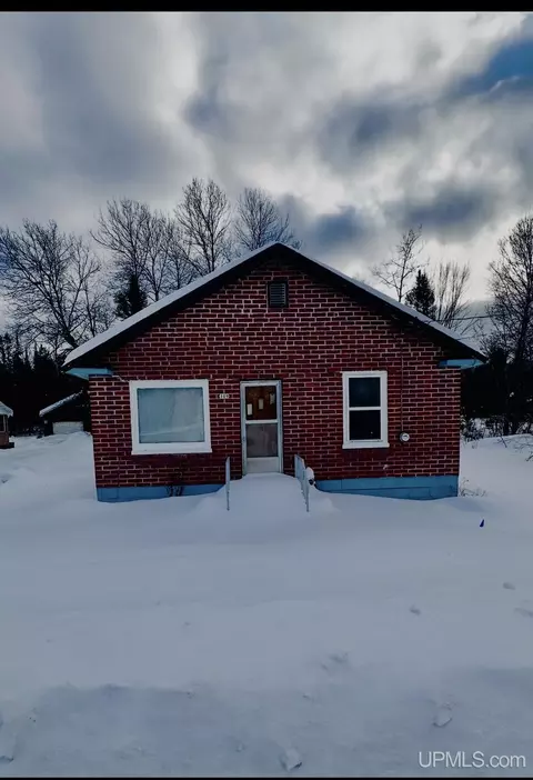 109 Memory Ln, Crystal Falls, MI 49920