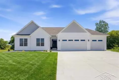 4521 E Xrds, Bay City, MI 48706