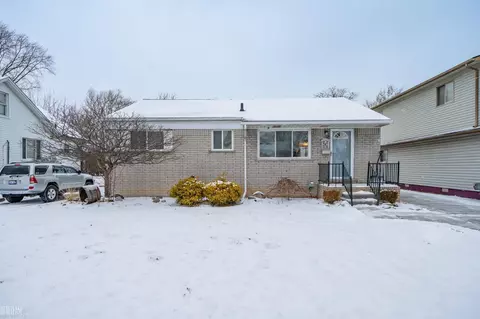 22411 Lanse, Saint Clair Shores, MI 48081
