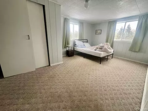 Bedroom - 4237 M, Escanaba, MI 49829 photo 2 of 4