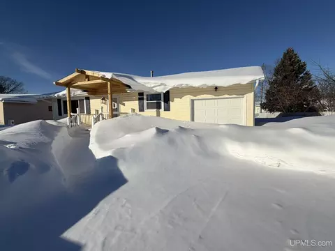 42 E Blueberry, Gwinn, MI 49841