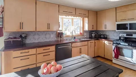 Kitchen - 8178 E Stockwell, Harrison, MI 48625 photo 3 of 9