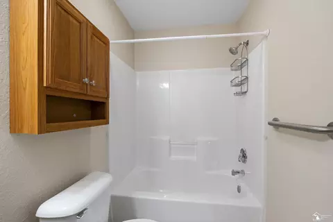 Bath - 2410 Sutton, Temperance, MI 48182 photo 2 of 3