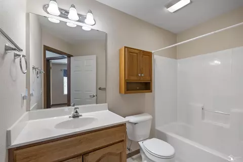 Bath - 2410 Sutton, Temperance, MI 48182 photo 1 of 3