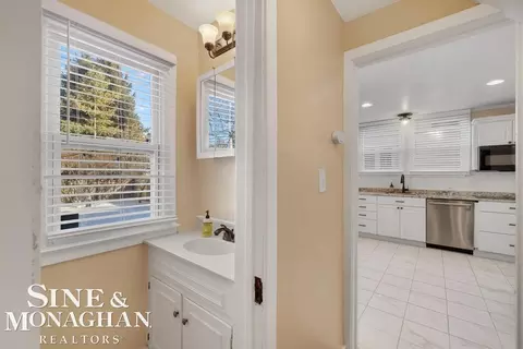 Entry Way - 1264 Bishop, Grosse Pointe Park, MI 48230 photo 5 of 10