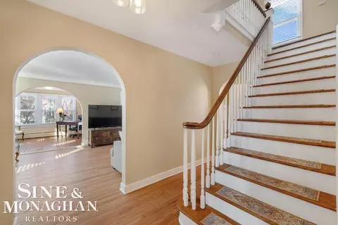 Entry Way - 1264 Bishop, Grosse Pointe Park, MI 48230 photo 1 of 10