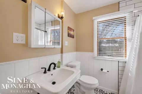 Bath - 1264 Bishop, Grosse Pointe Park, MI 48230 photo 1 of 3