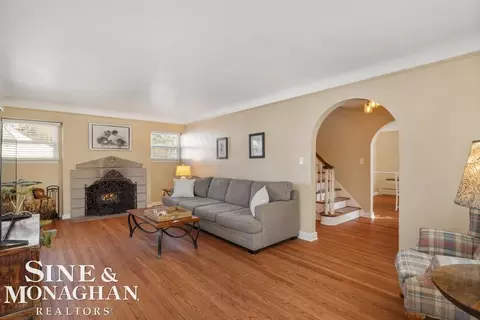 Living - 1264 Bishop, Grosse Pointe Park, MI 48230 photo 2 of 3