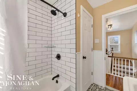 Bath - 1264 Bishop, Grosse Pointe Park, MI 48230 photo 3 of 3
