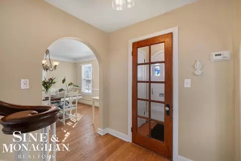 Entry Way - 1264 Bishop, Grosse Pointe Park, MI 48230 photo 3 of 10