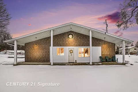 14815 Gratiot, Hemlock, MI 48626