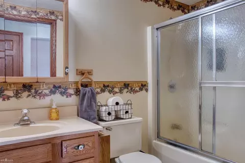 Bath - 2850 Lyons, Owosso, MI 48867 photo 4 of 4