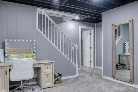 Entry Way - 2850 Lyons, Owosso, MI 48867 photo 2 of 3