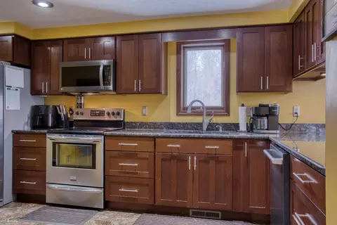 Kitchen - 2850 Lyons, Owosso, MI 48867 photo 2 of 6