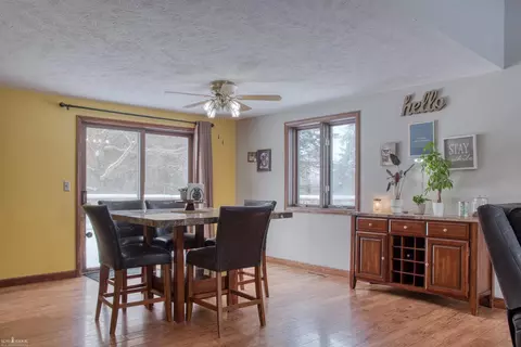 Dining - 2850 Lyons, Owosso, MI 48867 photo 1 of 3