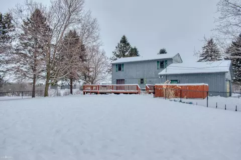 Exterior - 2850 Lyons, Owosso, MI 48867 photo 6 of 12