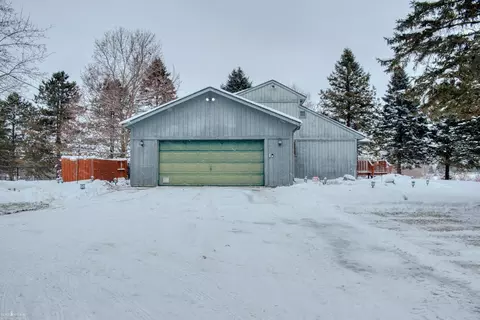 Exterior - 2850 Lyons, Owosso, MI 48867 photo 10 of 12