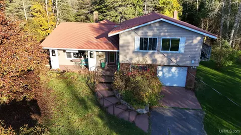 n5686 Jarvinen Road, Eben Junction, MI 49825