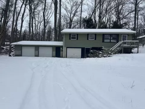 21638 Sandy, Sturgis, MI 49091