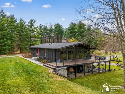 4270 Temperance Rd, Ottawa Lake, MI 49267