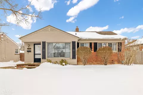 23065 Englehardt, Saint Clair Shores, MI 48080