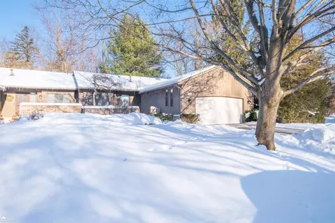 1107 Oak Pointe Unit #48, Waterford, MI 48327