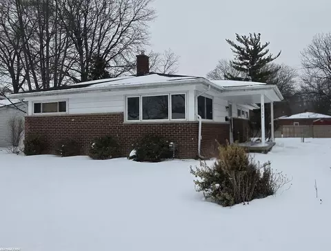 22324 Spitzley, Clinton Township, MI 48035