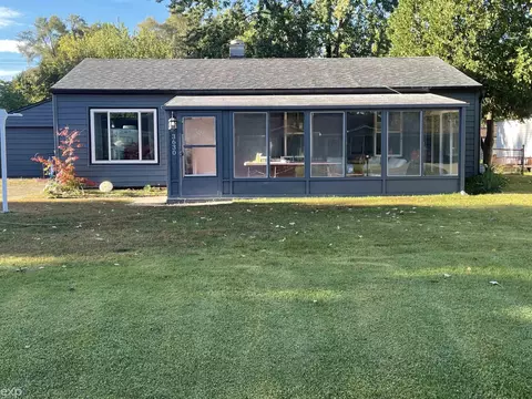 3630 Grafton, Lake Orion, MI 48359