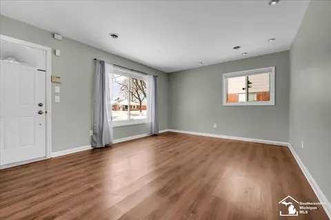9255 Syracuse, Taylor, MI 48180 photo 4
