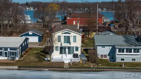 9920 W Ferndale, Manitou Beach, MI 49253