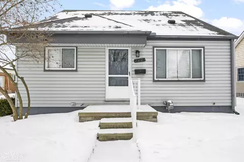 23804 Beverly, Saint Clair Shores, MI 48082