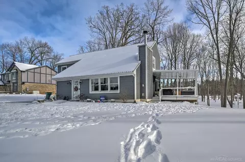 65 Woodside, Oakland, MI 48360