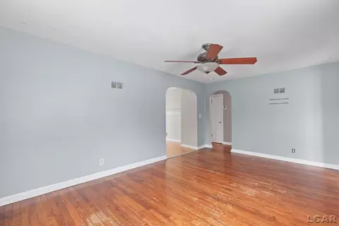Living - 706 N Evans, Tecumseh, MI 49286 photo 2 of 2