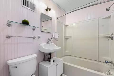 Bath - 706 N Evans, Tecumseh, MI 49286 photo 1 of 1