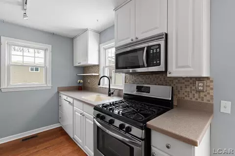 Kitchen - 706 N Evans, Tecumseh, MI 49286 photo 1 of 3