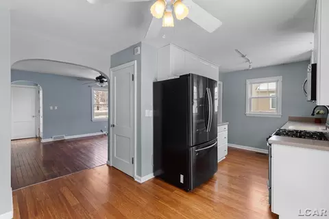 Entry Way - 706 N Evans, Tecumseh, MI 49286 photo 1 of 2