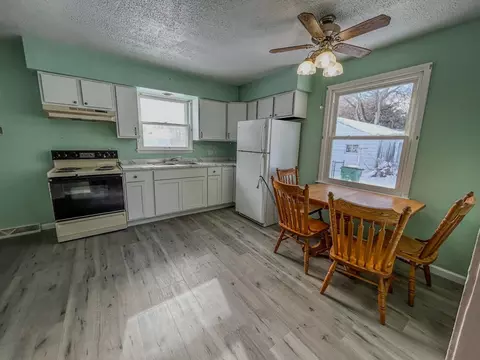 Kitchen - 205 W 4th, Gladwin, MI 48624 photo 1 of 2