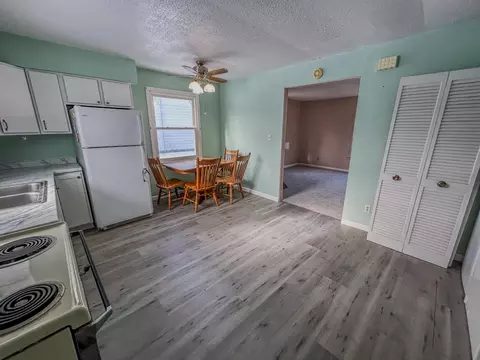 Dining - 205 W 4th, Gladwin, MI 48624 photo 1 of 1