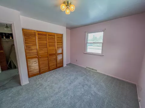 Bedroom - 205 W 4th, Gladwin, MI 48624 photo 2 of 3