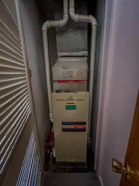 Entry Way - 205 W 4th, Gladwin, MI 48624 photo 1 of 1