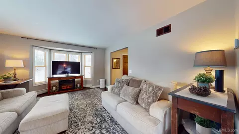 Living - 235 Balsam, Ishpeming, MI 49849 photo 4 of 7