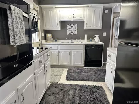Kitchen - 18 Partridge, Ishpeming, MI 49849 photo 4 of 4