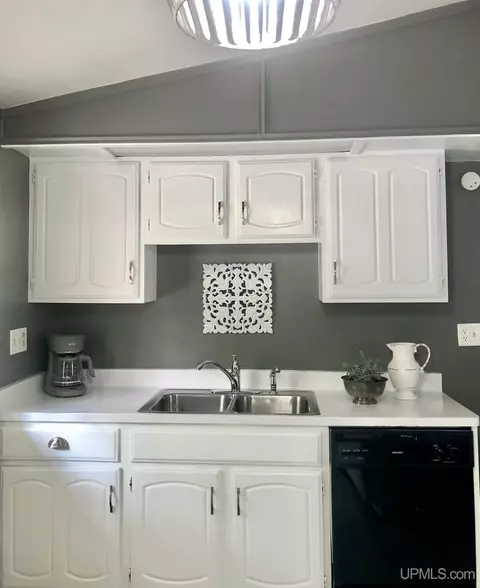 Kitchen - 18 Partridge, Ishpeming, MI 49849 photo 2 of 4