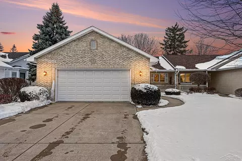 2 Thornapple, Saginaw, MI 48603
